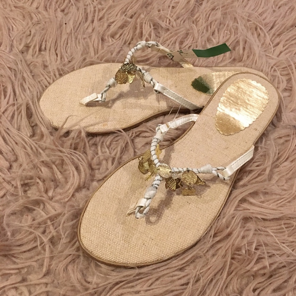 🐠Nautical flip flops w/ gold tone charms🐢